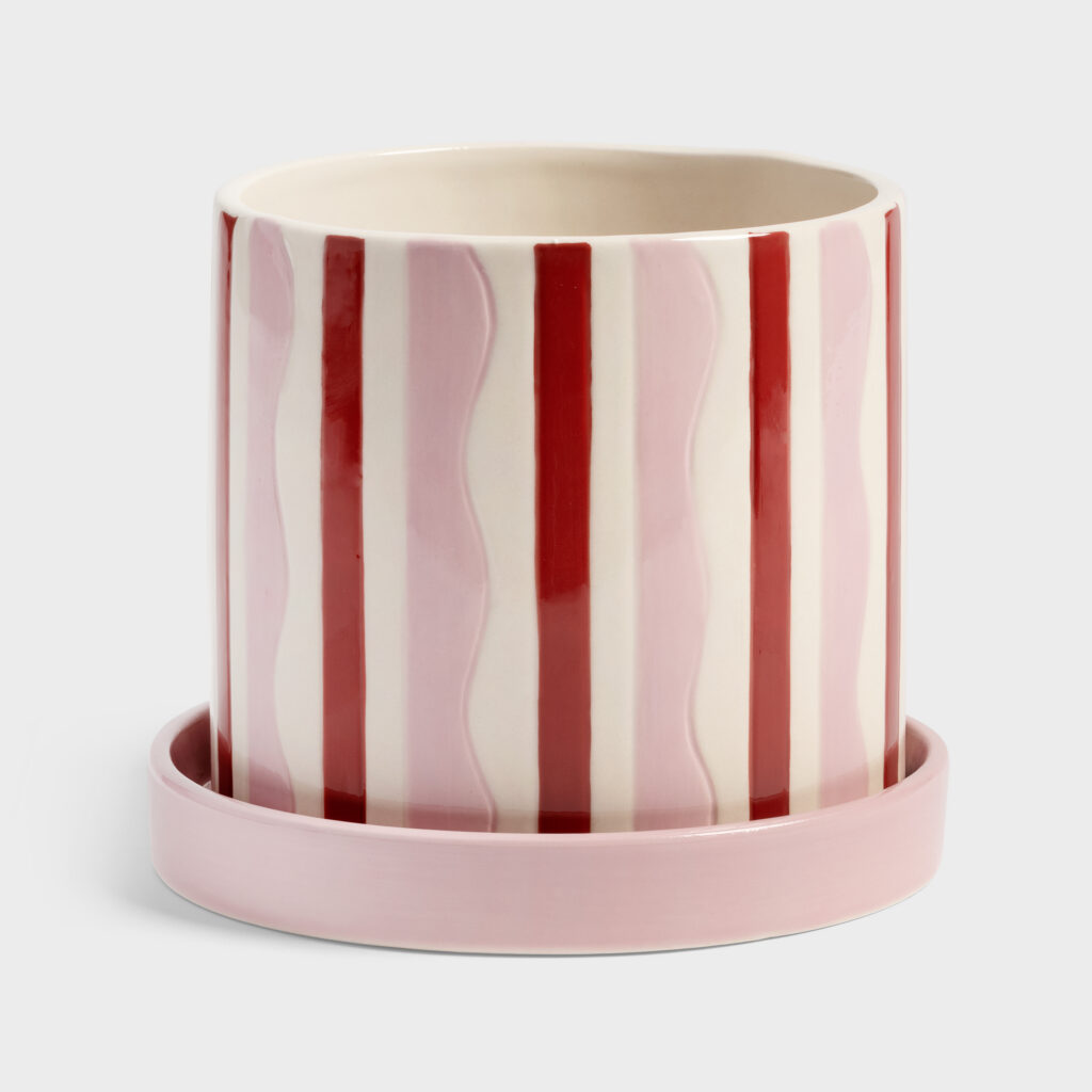 Wavy Pattern Decorative Indoor Planter with Playful Finish